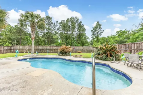 5126 Fernwood Drive Southport NC 28461