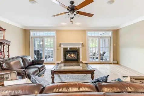 5126 Fernwood Drive Southport NC 28461