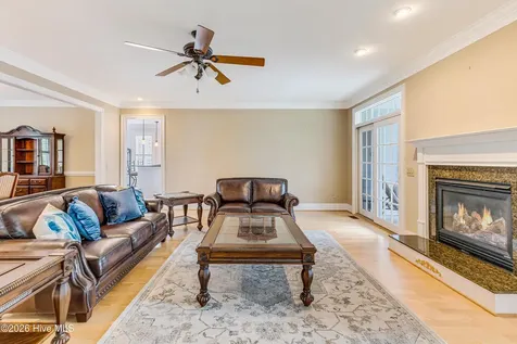 5126 Fernwood Drive Southport NC 28461