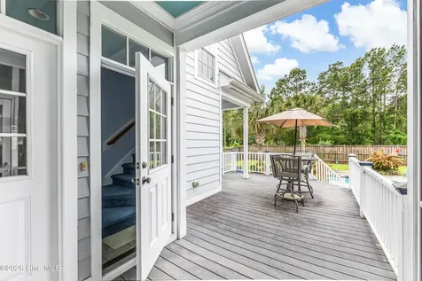5126 Fernwood Drive Southport NC 28461