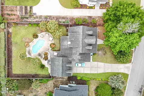 5126 Fernwood Drive Southport NC 28461