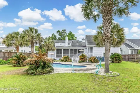 5126 Fernwood Drive Southport NC 28461
