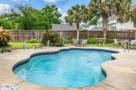 5126 Fernwood Drive Southport NC 28461