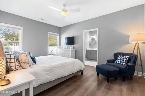 135 NW 7th Street Oak Island NC 28465