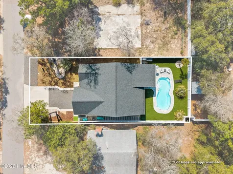 135 NW 7th Street Oak Island NC 28465