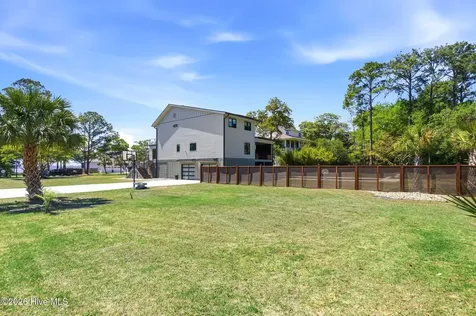 9017 Saint Stephens Place Wilmington NC 28412