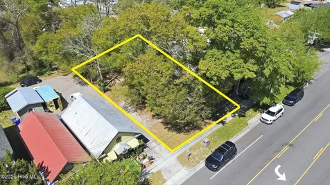 413 N Howe Street Southport NC 28461