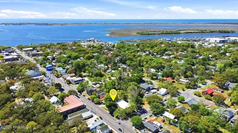413 N Howe Street Southport NC 28461