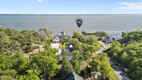 218 Lands End Road Morehead City NC 28557