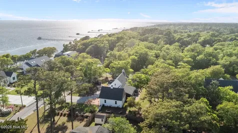 218 Lands End Road Morehead City NC 28557
