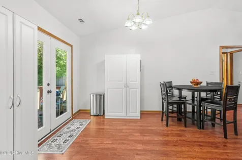 106 Ellen Court Jacksonville NC 28540