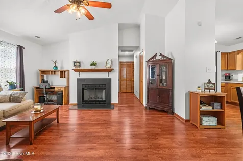106 Ellen Court Jacksonville NC 28540