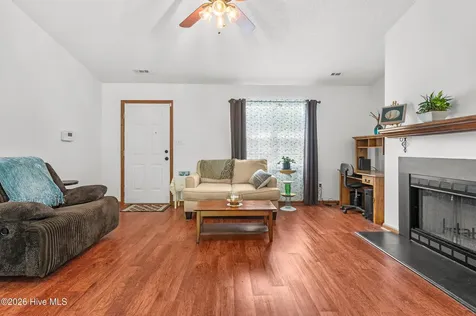 106 Ellen Court Jacksonville NC 28540