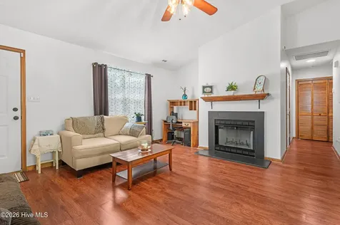 106 Ellen Court Jacksonville NC 28540