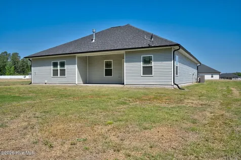 5021 Green Hawthorne Court Battleboro NC 27809