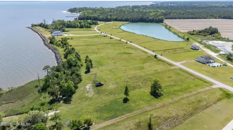 63 Wind Lake Road S Oriental NC 28571