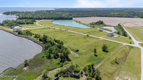 63 Wind Lake Road S Oriental NC 28571