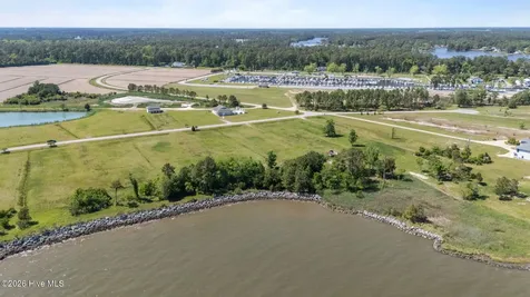 63 Wind Lake Road S Oriental NC 28571