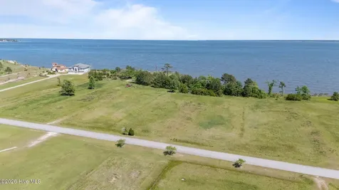 63 Wind Lake Road S Oriental NC 28571