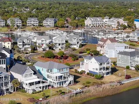 4427 Midshipman Court SE Southport NC 28461