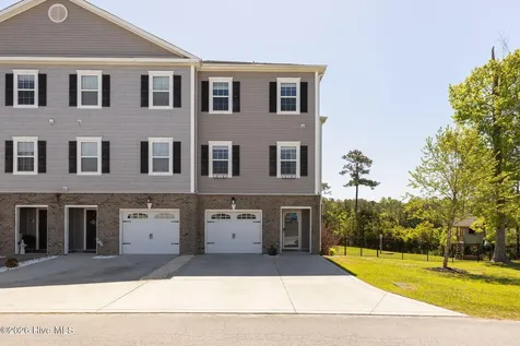 400 Garland Shores Drive Hubert NC 28539