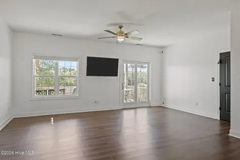 400 Garland Shores Drive Hubert NC 28539