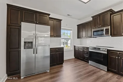 400 Garland Shores Drive Hubert NC 28539