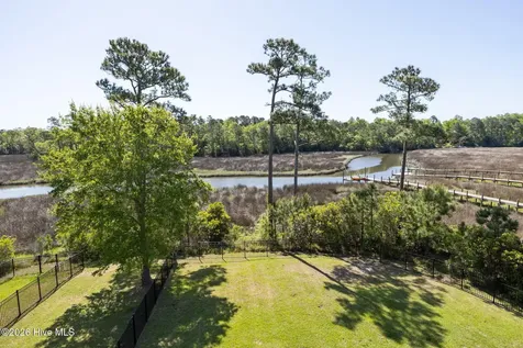 400 Garland Shores Drive Hubert NC 28539