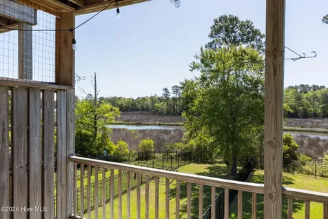 400 Garland Shores Drive Hubert NC 28539