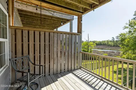 400 Garland Shores Drive Hubert NC 28539