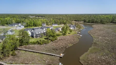 400 Garland Shores Drive Hubert NC 28539