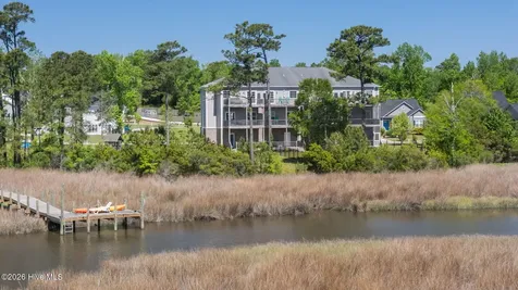 400 Garland Shores Drive Hubert NC 28539