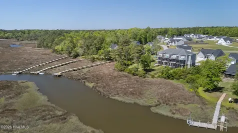 400 Garland Shores Drive Hubert NC 28539