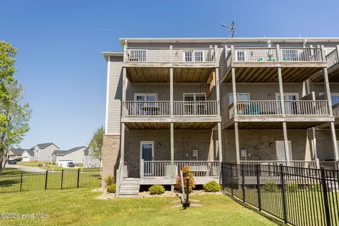 400 Garland Shores Drive Hubert NC 28539