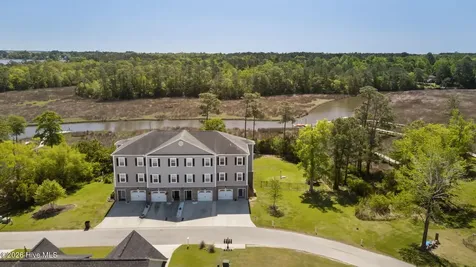 400 Garland Shores Drive Hubert NC 28539