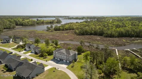 400 Garland Shores Drive Hubert NC 28539