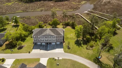400 Garland Shores Drive Hubert NC 28539