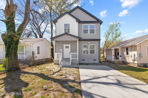 305 W Cypress Street Elizabeth City NC 27909