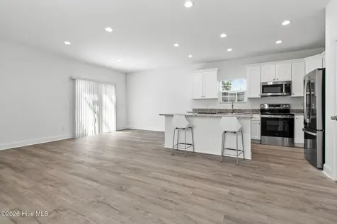 305 W Cypress Street Elizabeth City NC 27909