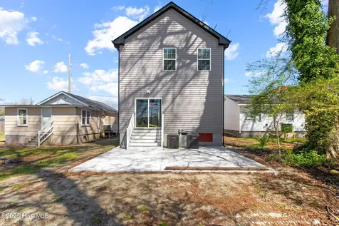 305 W Cypress Street Elizabeth City NC 27909