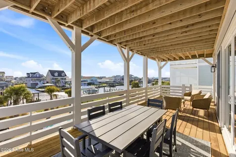 9059 W 9th Street Surf City NC 28445