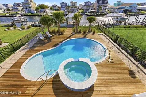 9059 W 9th Street Surf City NC 28445