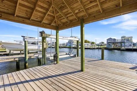 9059 W 9th Street Surf City NC 28445