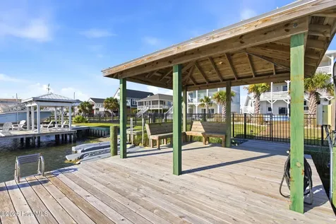 9059 W 9th Street Surf City NC 28445