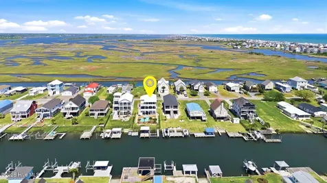 9059 W 9th Street Surf City NC 28445