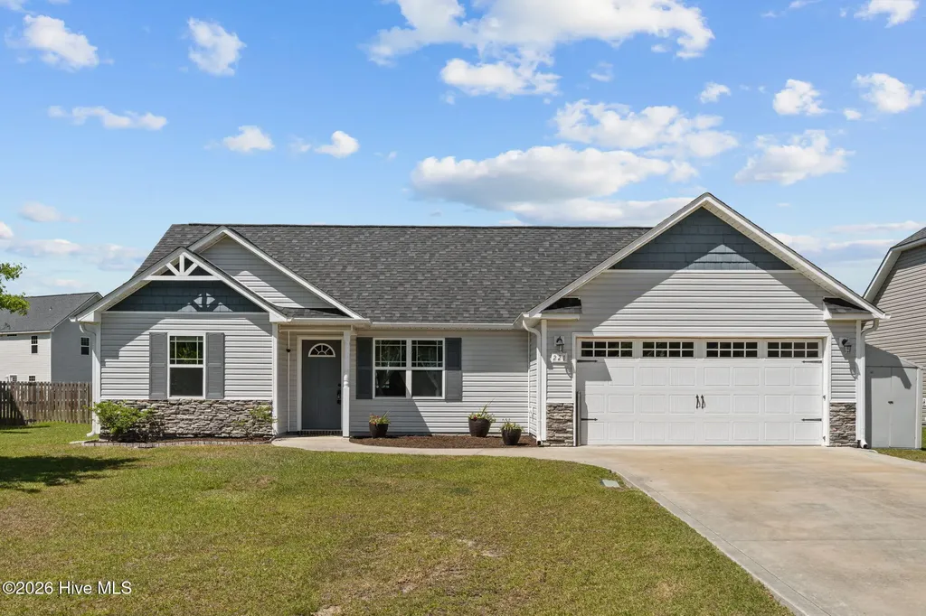 221 Breakwater Drive Sneads Ferry NC 28460