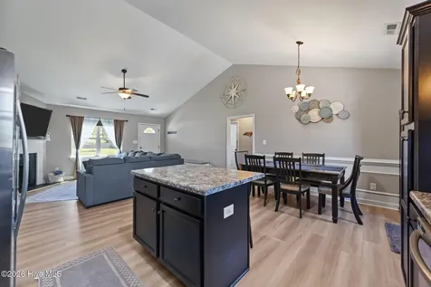 221 Breakwater Drive Sneads Ferry NC 28460