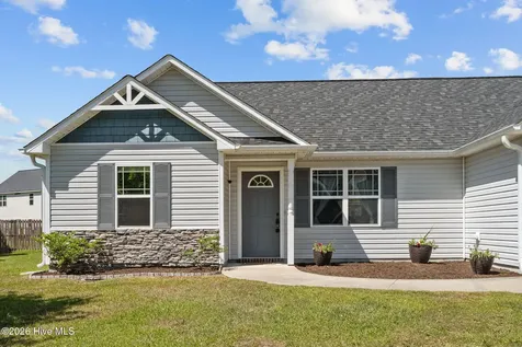 221 Breakwater Drive Sneads Ferry NC 28460