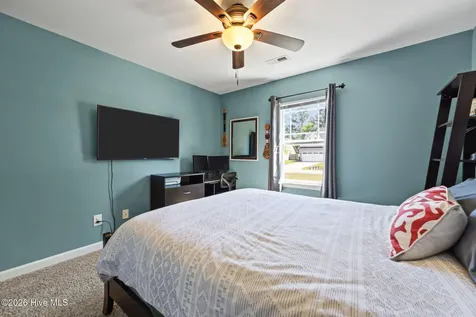 221 Breakwater Drive Sneads Ferry NC 28460