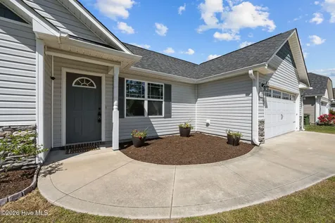 221 Breakwater Drive Sneads Ferry NC 28460